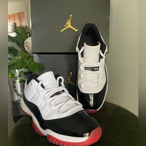 Men Retro Jordan 11 “bred concord” -EUC